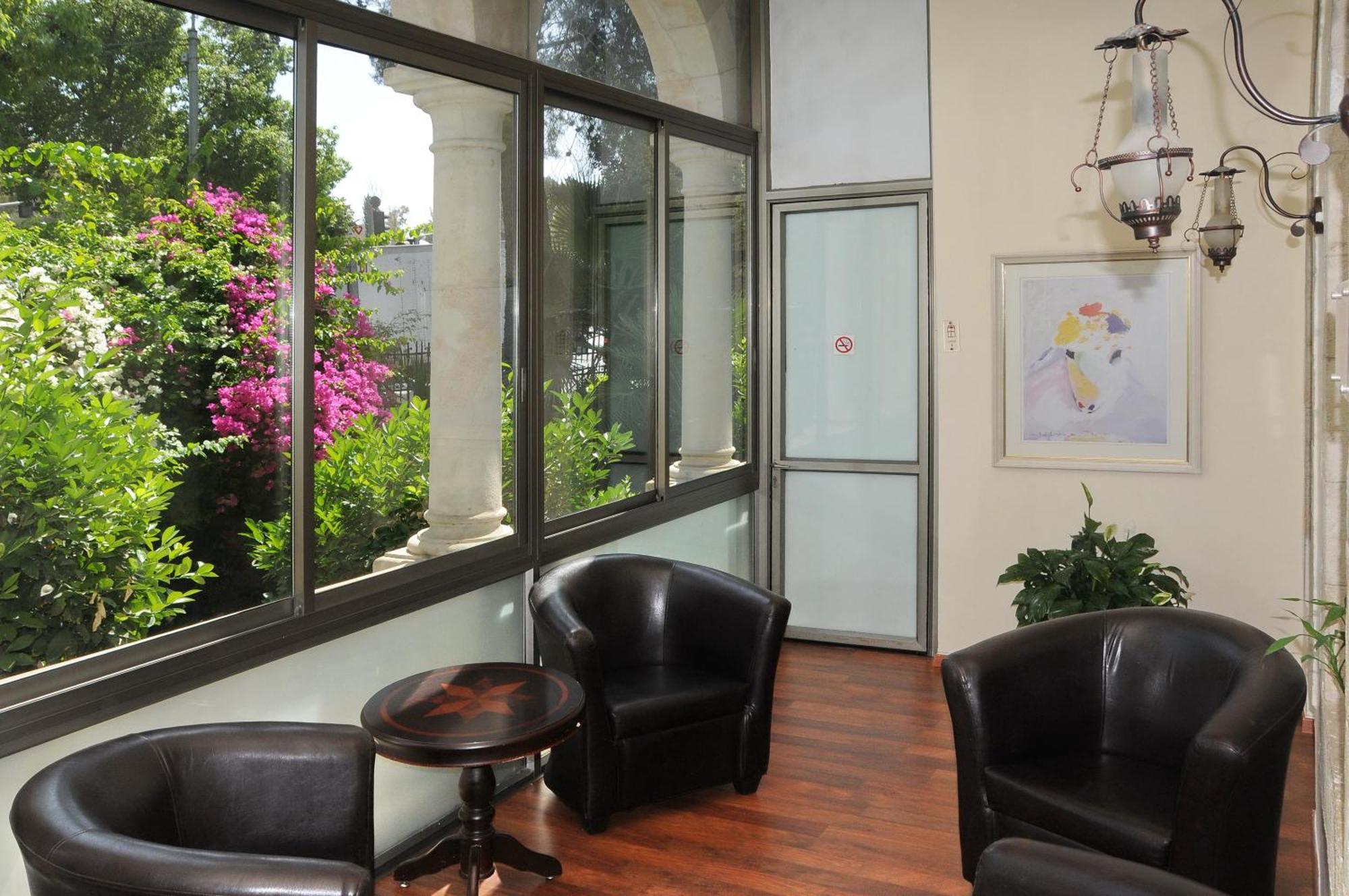 The Little House In Bakah Hotel Yerusalem Bagian luar foto