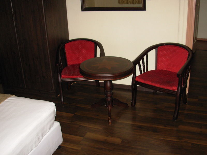 The Little House In Bakah Hotel Yerusalem Bagian luar foto