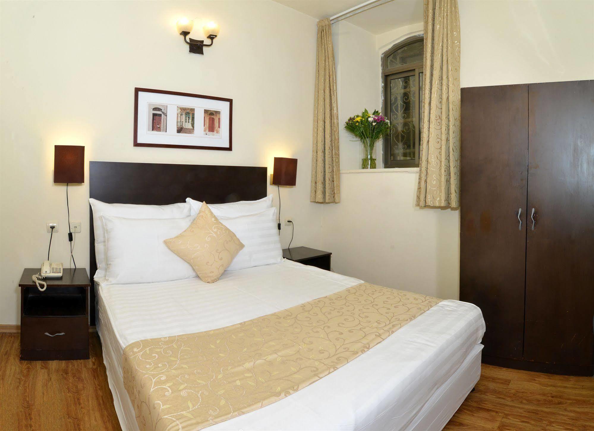 The Little House In Bakah Hotel Yerusalem Bagian luar foto