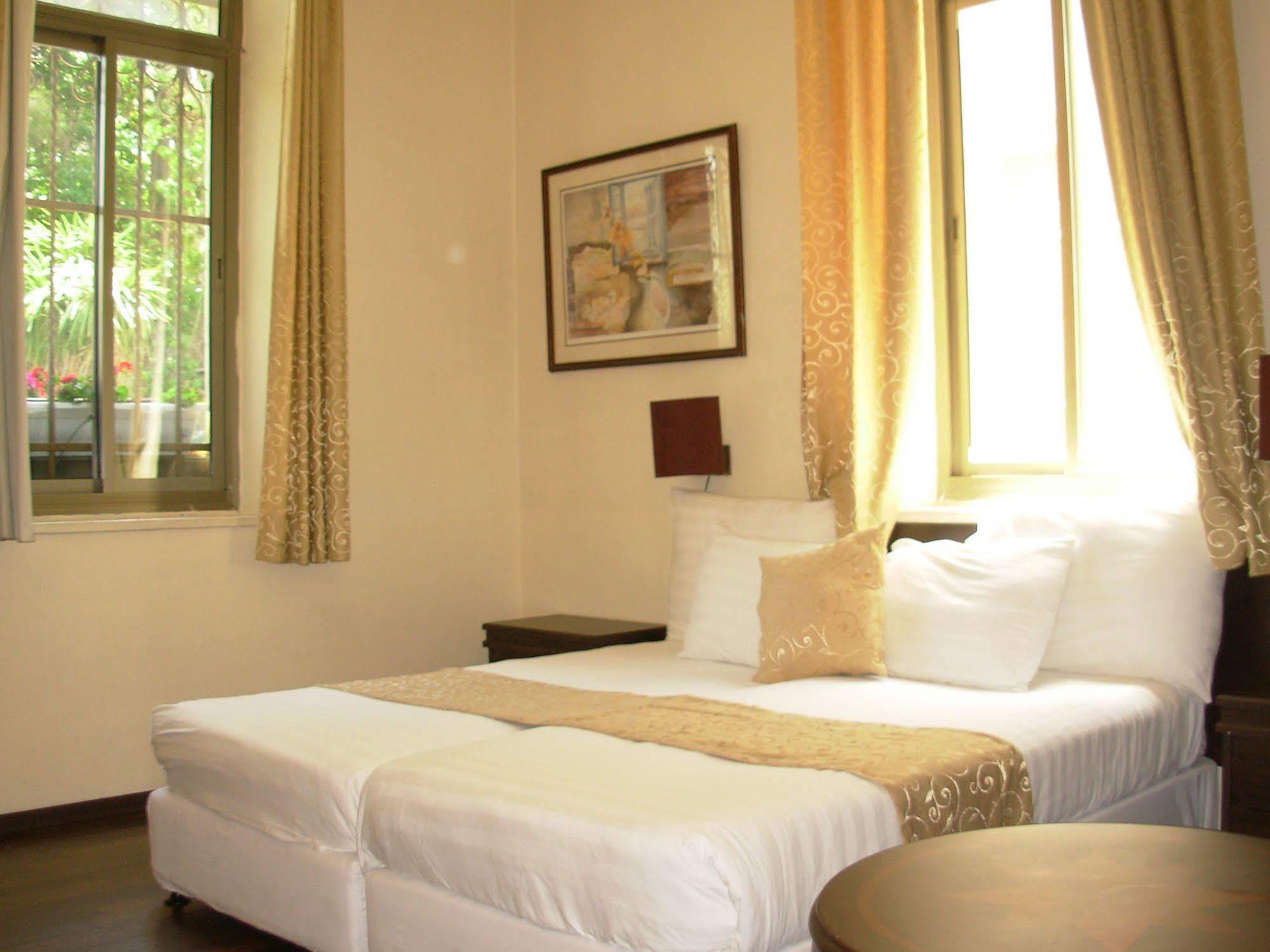 The Little House In Bakah Hotel Yerusalem Bagian luar foto