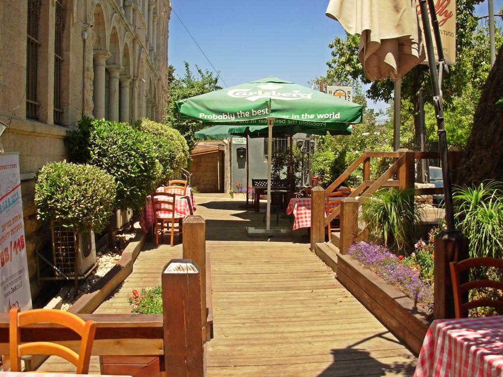 The Little House In Bakah Hotel Yerusalem Bagian luar foto